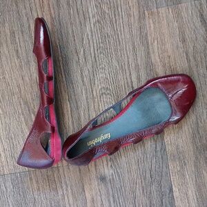 Farylrobin Wome'n Red Slip On Flat Shoes.